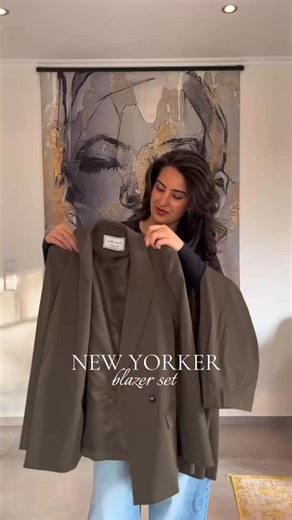 Effortlessly polished in a tailored blazer set that speaks confidence without saying a word. 🤍 | New Yorker