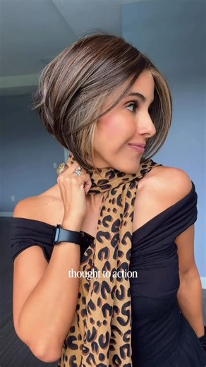 Lorena on Instagram: "I thought about wearing wigs for a long time before I finally took the leap. Before wigs, I was extremely self conscious about my hair. I spent every single waking minute fixated on it. 🫣 I never imagined how much wigs would change my life. How they would help me build the confidence I had aspired to for so long. ✨It didn’t happen overnight🙃 it took practice and determination. It took doing what felt like the scariest thing I’d ever done. 🫶🏽 But wearing wigs, sharing my