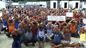 600 asylum seekers are without food and water at Australian detention center