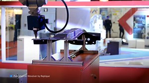 In the ever-evolving landscape of production and logistics, robotics & automation play an increasingly vital role, driven by the wave of digitization. However, as with any technology, there are also hurdles which have to be overcome, especially when it comes to the production of customized and lightweight parts in a cost-efficient manner. This is where 3D printing steps in. Join us in this blog article as we explore the benefits and diverse applications of 3D printing for robotic parts and learn