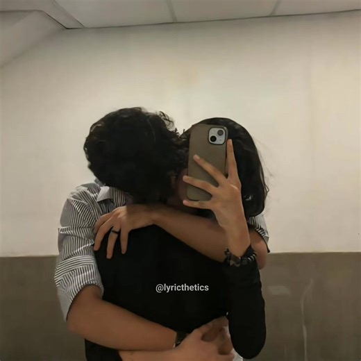 Back hug>> | 𝗟𝗬𝗥𝗜𝗖𝗦𝗧𝗛𝗘𝗧𝗜𝗖𝗦