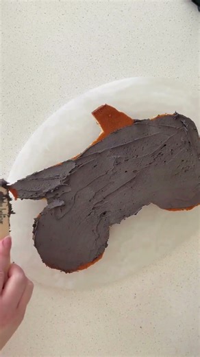 ow to make our Motorbike Cake Kit | ‪@bakebelieveau‬ #shorts