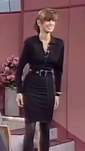 827K views · 4.7K reactions | Oprah Deletes NASTY Interview with Cindy Crawford (She is WRONG for This) Full video on my channel! #oprahwinfrey #cindycrawford #sloan #sloanhooks | Sloan Hooks | Facebook