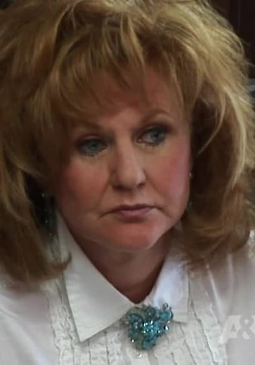 Billy the Exterminator S01:E01 - Goth Bees / Killer Coons