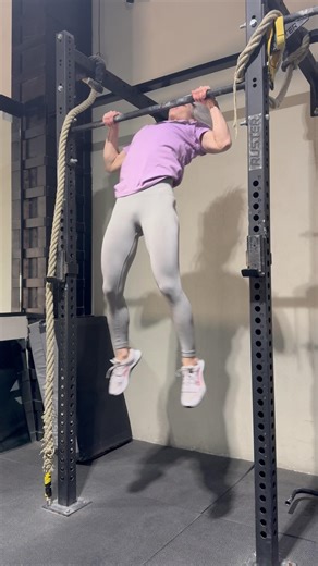 Butterfly pull up + pike swing