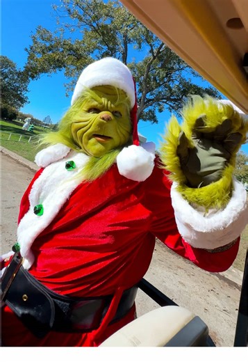 He’s back at it again! This time our green mischief maker was caught chasing down the Zilker Eagle Train! 🚂🚂🚂 Have you spotted him on the Trail yet? 👀 @Austin Parks Foundation