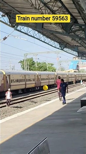 WAG-9 loco motiv ke sath train number 59563 rajkot Porbandar passenger at jetlsar Junction