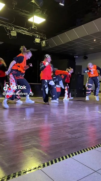 Kickflip - Umm Great K-pop cover battle pt.1 @KickFlip #fypシ #arcticwolves_cg #kpopfyp #coverdance #kickflip