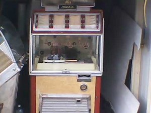 VINTAGE JUKEBOX TOUR, EXPLORING A 1956 AMI MODEL G80 JUKE BOX, PLAYS RECORDS, 45 RPM