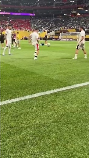 Could watch Foden and Cherki warm-up all day 🤩