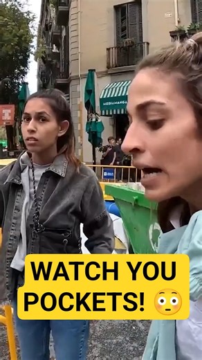 What Do Female Pickpockets Look Like? #barcelona