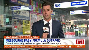 Video has emerged of shoppers, queuing outside a Melbourne chemist in the early hours of the morning, to stock up on baby formula before mums and dads could buy any. Report on 7 News at 6pm www.7News.com.au #Babyformula #7News | 7NEWS Sydney