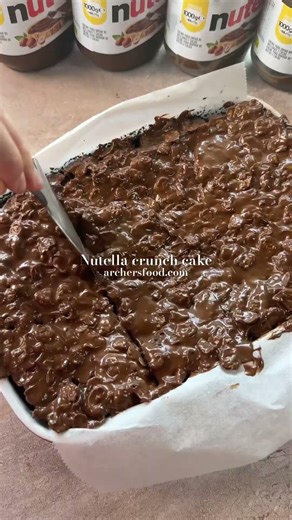 Nutella crunch cake