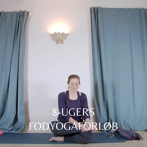 🧘‍♀️ Sommertilbud - 8 ugers fodyogaforløb for kun 250 kr. med adgang hele sommeren! 🧘‍♀️ Få bevidsthed og skab forbindelse til dine fødder. Ved at træne dine fødder forebygger du skader andre steder i kroppen. Deltag i fodyogaforløbet og mærk hvad det gør ved dig. På dette 8-ugers forløb får du:​ 🌱 Fodyogaprogrammer (á 30 min - 1,5 time) 🌱 Fodøvelser (á 5-10 min) 🌱 Program med venepumpeøvelser for benene (ca. 15 min) 🌱 Mails med tips, inspiration, information og viden om fødderne ⭐️ Louise