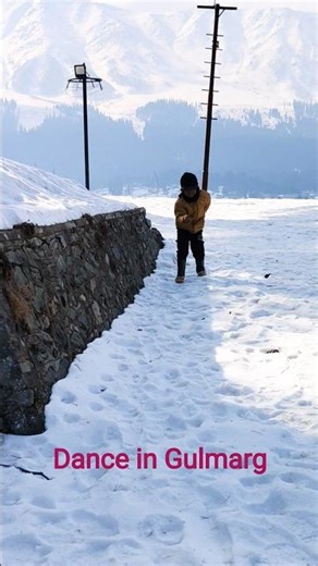 Arsh Dancing in Gulmarg #kashmir #snowfall #trending #travel #kashmirtourism #mountains