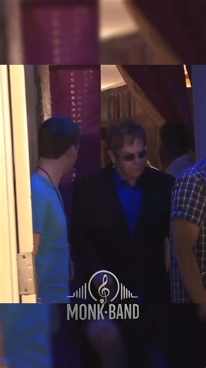 Elton John Backstage #eltonjohn #sireltonjohn #70s #monkband