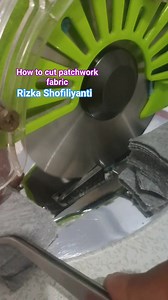 261 reactions · 95 comments | This is just the initial step in making a patchwork rug. You can watch the complete tutorial in another video. Check my profile for more info. Thanks #rugfrompatchworkfabric #SewingForThePlanet #reducereuserecycle #zerowaste | Rizka Shofiliyanti | Facebook