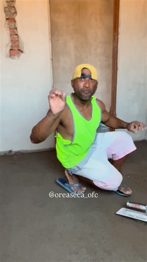 Isaías Silva on Instagram: "Cimento queimado"