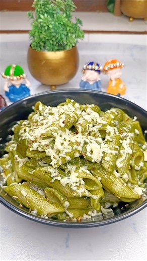 10 Min Green Pasta 🌿 | Creamy Palak Pasta😋😋 #Shorts #snacktoccravings #ytshorts #trending #pasta