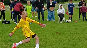 Parades et exploits au Goal Warrior : à Attin, la relève des gardiens en action