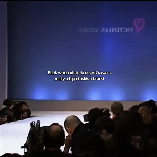 #naomicampbell for #victoriasecret autumn - winter #1997 fashion show