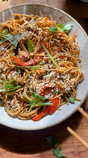 Tieghan Gerard | 15 Minute Sesame Garlic Chicken Lo Mein. Saucy, Chinese lo mein noodles stir-fried with summer vegetables, chicken, and a spicy-sweet... | Instagram