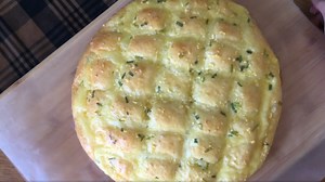 Crispy, Cheesy Garlic Cheese Bread Recipe