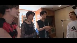 75 reactions | the full footage of hobi and jimin visiting txt backstage during lolla 凉 ctto. ~kookielover | BTS with LUV⁷ | Facebook