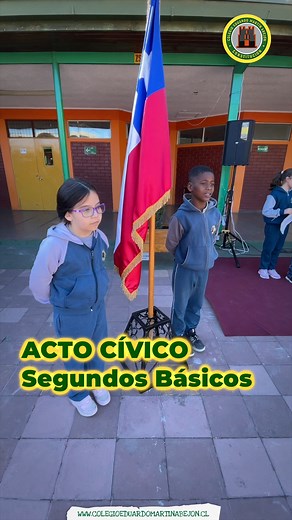 ✨ Acto Cívico – Segundos Básicos ✨ Hoy los estudiantes de 2° básico del Colegio Eduardo Martín Abejón fueron los protagonistas de un nuevo acto cívico lleno de aprendizajes y celebraciones. Durante la jornada, recordamos fechas importantes del mes, reforzando valores y momentos significativos para nuestra comunidad educativa. Además, se realizó la entrega de diplomas de la Semana de la Inclusión, reconociendo el compromiso, respeto y compañerismo de nuestros niños y niñas. También celebramos a l