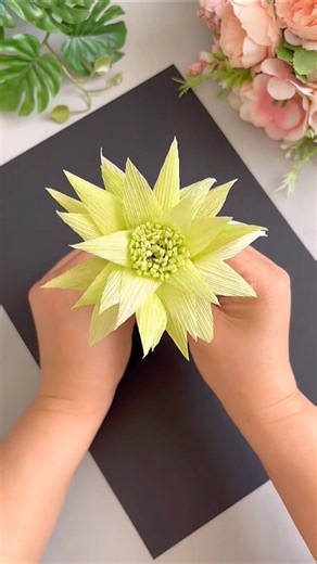 Beini's Handmade on Instagram: "Don't throw away corn husks! Make a beautiful flower with your child"
