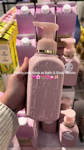 The pretty pink spring & valentines finds @Bath & Body Works have me in their GRIP! I’m OBSESSED with how cute and girly this all is!! 10/10 💗🌸💞🌷🎀👙🩷👛🩰 #bathandbodyworks #bathandbody #bodycare #shopping