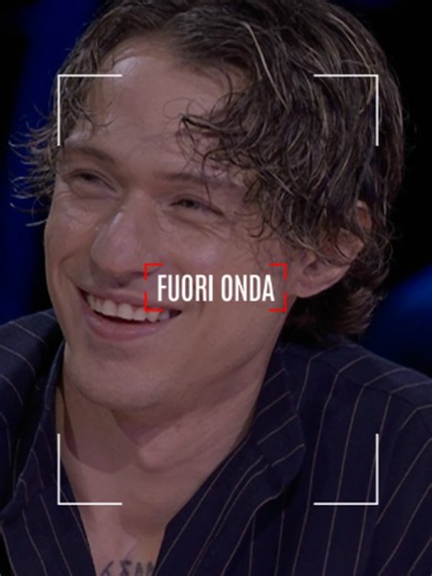 Il pubblico di #XF2026 sa come prendersi cura di @irama @skyitalia @nowit #davedere #tvdavedere