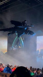 Toothless flying over the audience and The Untrainable Dragon show! #epicuniverse | see.uo