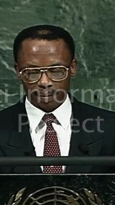 Yon anbago se yon blokis komèsyal ki entèdi vann pwodui, achte machandiz, fè transfè teknoloji oswa limite mouvman kapital ak sèvis ak yon peyi oswa yon gwoup aktè. Yon #anbago toujou gen gwo konsankans sosyo-ekonomik sou peyi ki sibi l la. Se bagay nefas sa ansyen prezidan #JeanBetrandAristide te mande sou tribin Nasyonzini pou mete/ranfòse sou Ayiti pou te pouse militè yo remèt li pouvwa a. Men malerezman, nou pa aprann anyen paske n toujou gen lidè ki gen menm konpòtman sa. Ki prè pou kraze p