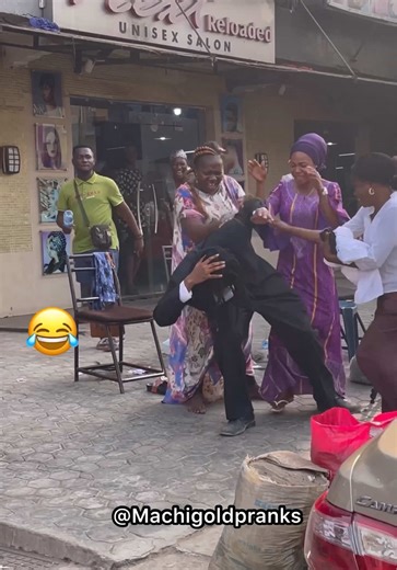 We fear too much in Africa 😭😂🤣🤣🤣🤣🤣🤣🤣🤣🤣🤣 #reels #pranks #Machigoldpranks #viral