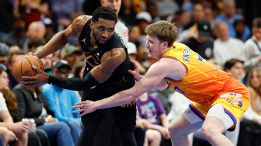 Donovan Mitchell scores 32 points as Cavaliers beat Hornets 118-113 for 7th straight victory