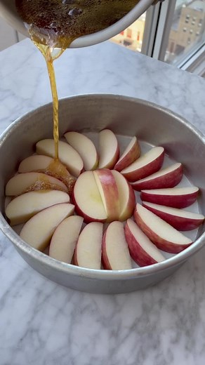 Delicious Apple & Honey Upside Down Cake Recipe