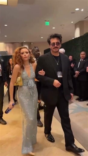 Inside the Golden Globes 2026 as guests make their way inside the Beverly Hilton