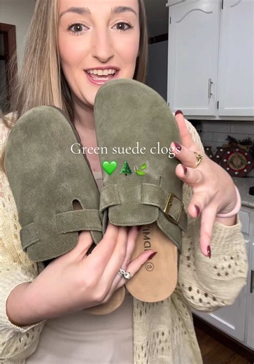 And that price 🤌🤌 #clogs #corkclogs #womensshoes #leatherclogs #potatoshoes