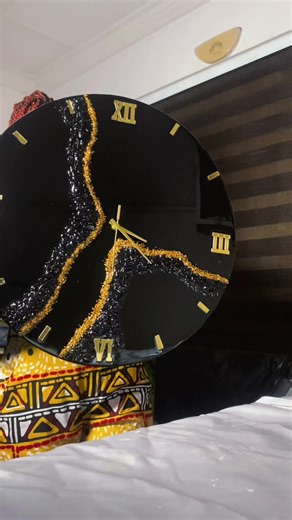 Resin Wall Clock: Unique Home Décor Ideas