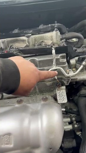 2015 Jeep Cherokee 2.4L removed valve cover gasket and remplacing