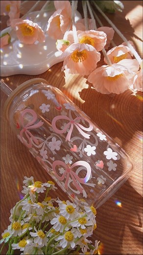 50K views · 303 reactions | I have to admit decorating cups are so addicting 凉❤️ I have been giving them to my friends and family and never seems to fail to make them happy  UV DTF cup wrap & bookmark available on our website, and get up to 35% off “pack your own” bundle  #uvdtf #uvdtfcupwraps #diygifts | Caluya Design. | Facebook