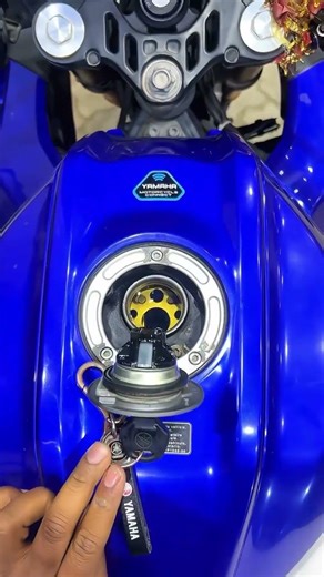 R 15 V 4 😱 Short #vairalvideo #fuul tank #1million support all #smartphone #realshot #smartphonepic