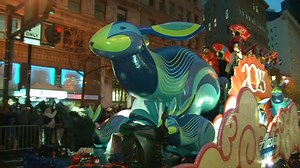 SF Chinese New Year Parade lights up downtown with thousands in attendance