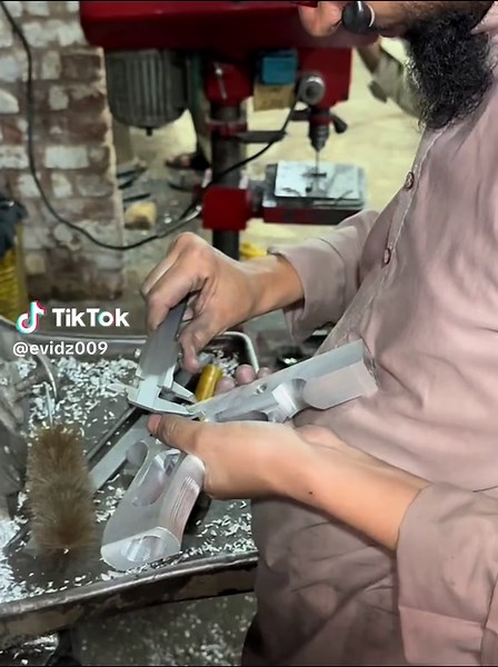 pistol manufacture works#foryou #moderntechnology #insidethefactory #awesome #Evidz #mymechanics