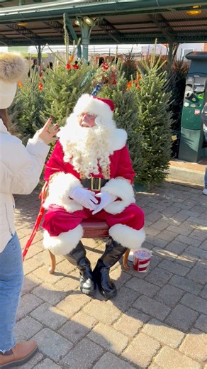 Santa will be here until 1 PM today. Hope to see you soon! | Eastern Market