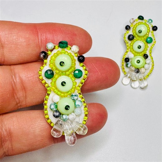 Alien Eyeball Beaded Earrings - Etsy