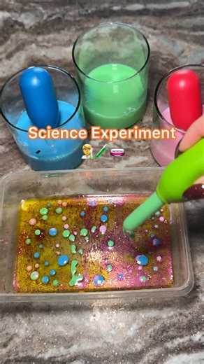 Learning Resources on Instagram: "The milk droplets are dancing 🤩 Try out this fun science experiment to teach how these 2 liquids do not 🙅‍♂️ mix! You will need: 🧪1 tray 🧪3 glasses 🧪Jumbo Eyedroppers 🧪Milk 🧪Food coloring 🧪Glitter 🧪Oil Have fun! • • • #learningresources #scienceforkids #scienceexperiments #learnthroughplay"