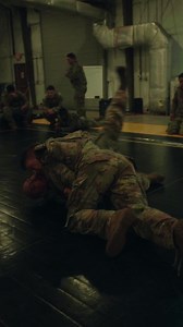 The Sabalauski Air Assault School Combatives instructors are some of the best in the business! Check out the TSAAS website for the next class dates! #screamingeagles #airassault | 101st Airborne Division (Air Assault)