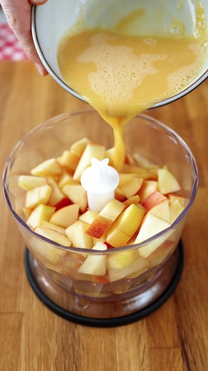 382K views · 2.9K reactions | Quick and Easy Apple Chocolate Cake! Only **3 ingredients** and ready in **5 minutes** to bake!  - **No banana, no sugar, no gluten, no milk!** **Ingredients:** • 2 Apples • 2 Eggs • 1 tsp Vanilla Sugar • 3/4 cup (100g) Cocoa Powder Blend until smooth, bake for **30 minutes at 350°F**. Perfect for a simple, delicious treat! ✨ #glutenfree #dairyfree #quickdessert #healthydessert | Simple Food - videos and recipes | Facebook